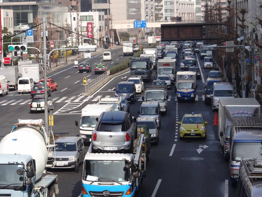 「送料無料」はどうなる!?　物流の2024年問題で消費者庁が表示見直しへ