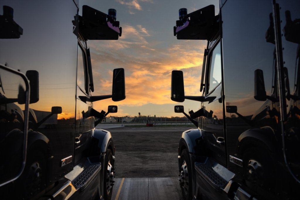 ついにドライバーが不要に!?　コンチネンタルが世界初の大型トラック自動運転キットを2027年に量産化へ！