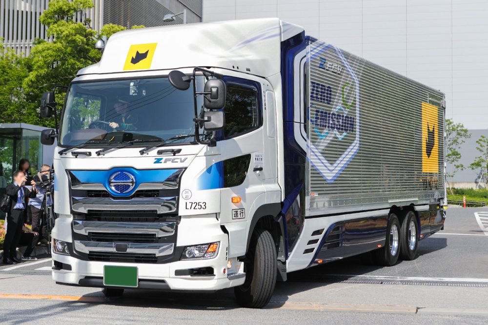 日本では大型FCトラックの実証運行が始まっているが、水素燃料の供給はごく限られている