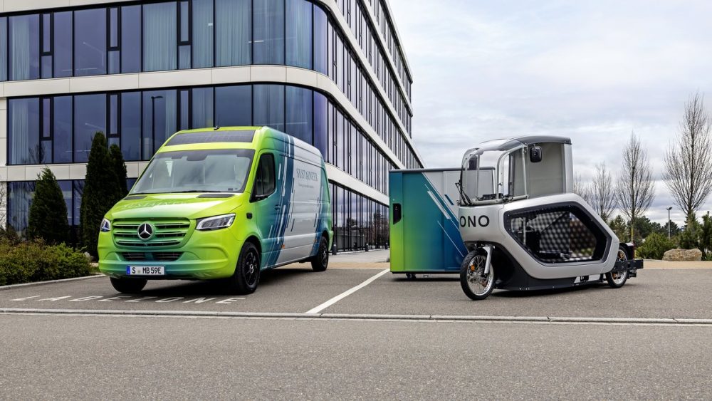 革新的なラストマイル輸送が実現する？　メルセデス・ベンツが電動バンとカーゴバイクを連動する物流コンセプトを公開！