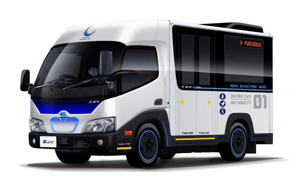愛知会場で展示予定の小型ノンステップBEVバス、HINO N-MOBI
