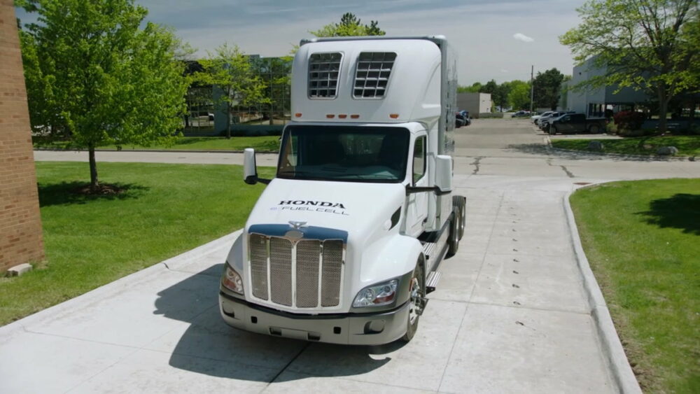ホンダが北米向け燃料電池大型トラックを世界初公開!!　新型FCシステムで積載量25トン・航続距離650kmのコンセプト車