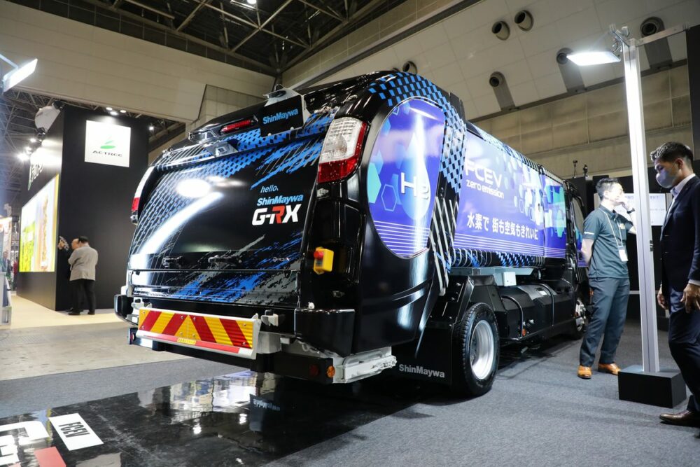 水素燃料電池トラックの塵芥車走行開始！ 新明和工業のG-RXベースで積み込み性能はそん色なし！