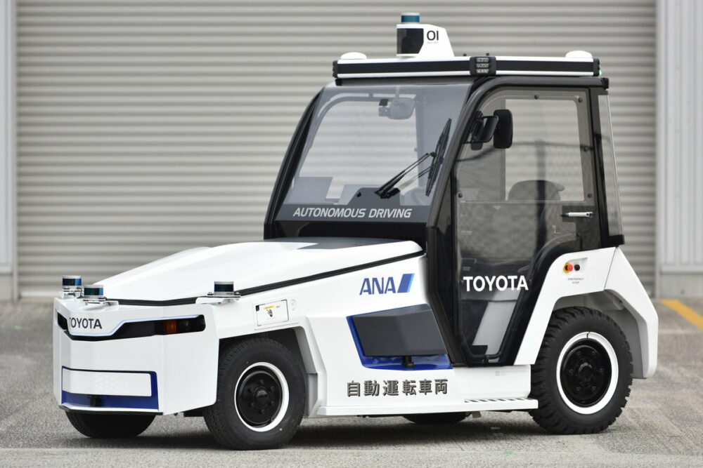 国内初!!　ANAとトヨタが羽田空港で「トーイングトラクタ」の完全無人運転を実施！