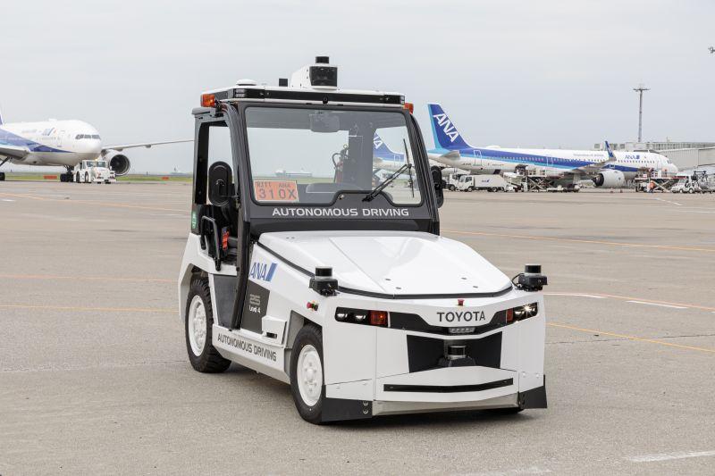 国内初!!　ANAとトヨタが羽田空港で「トーイングトラクタ」の完全無人運転を実施！