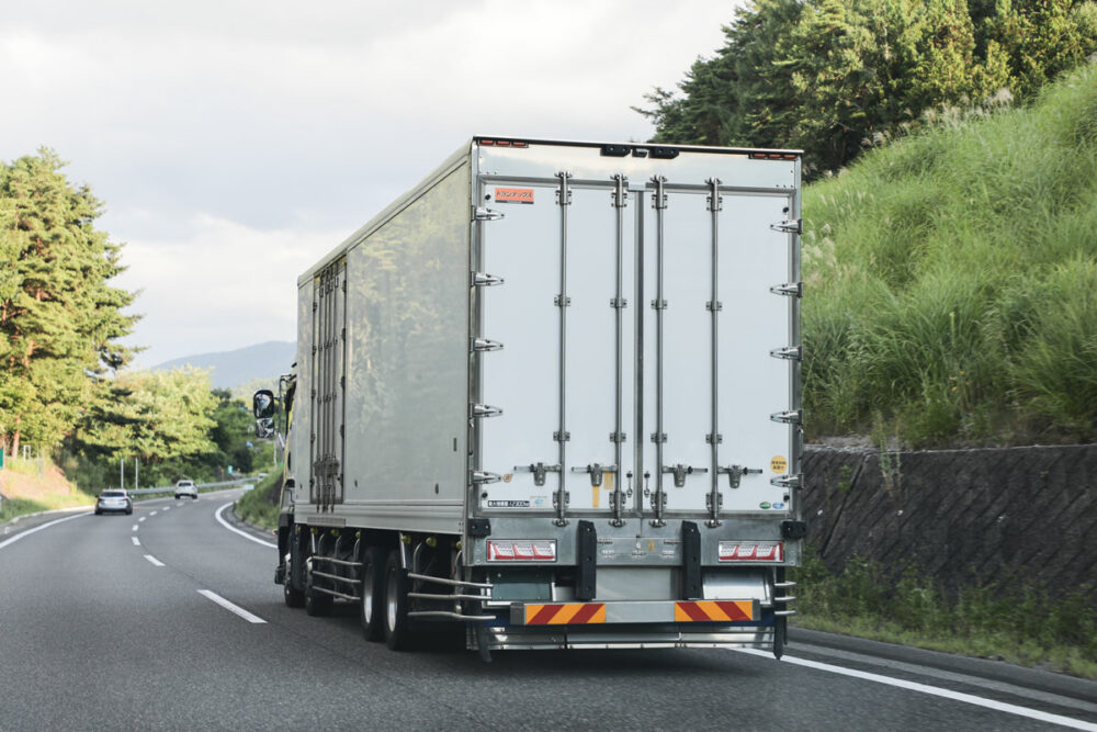 重要な道路で通行止めが発生すれば物流に与える影響は大きい。あらためて最近頻発している交通遮断の事例とその対策を考察していこう