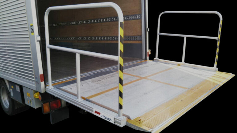 荷役作業中の労働災害の発生リスクを軽減！ いそのボデーのユニークなオプション製品とは？