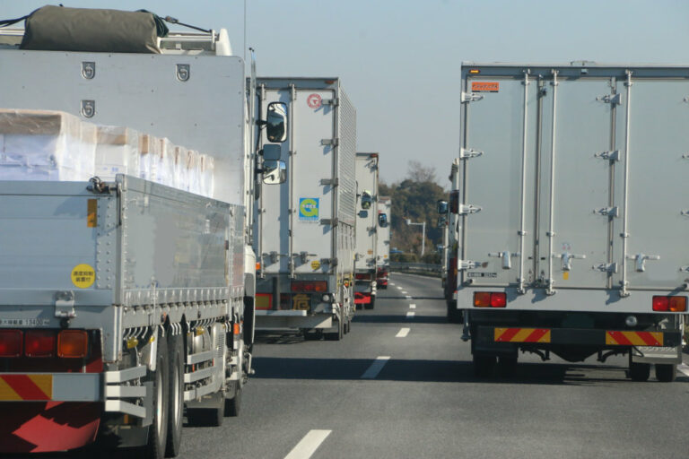 荷主の95%が「値上げに応じた」って本当に!?　トラック協会が「2024年問題」の対応状況を調査