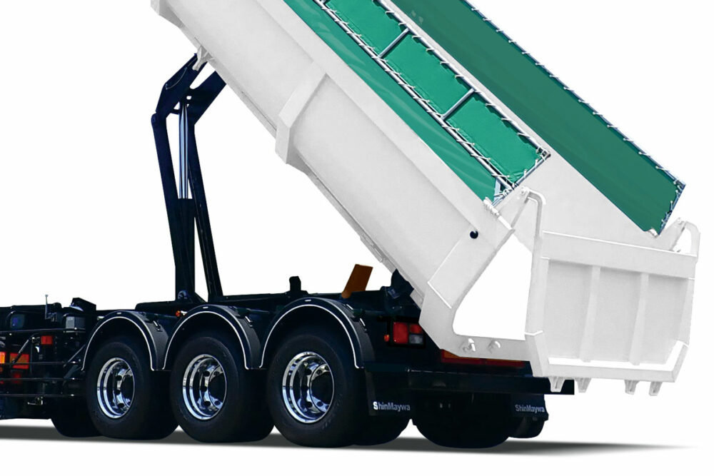 ボディ軽量化で積める量がググッと増えた！　新明和工業の土砂運搬ダンプトレーラに新モデルが登場！