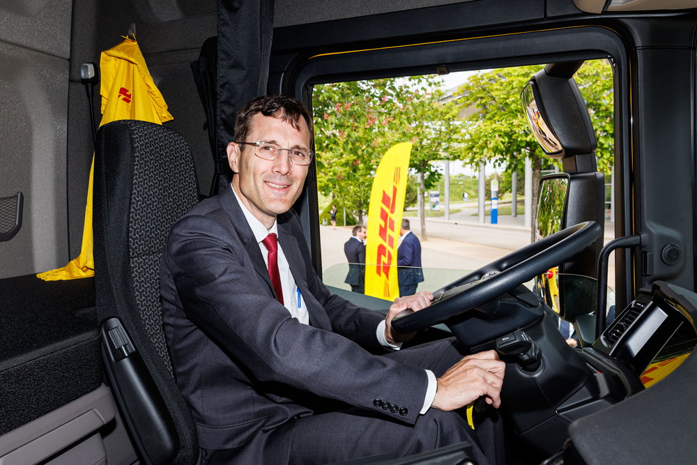 大型トラックのCO2排出量は「EREV」で9割減る!?　DHLとスカニアの実証実験より