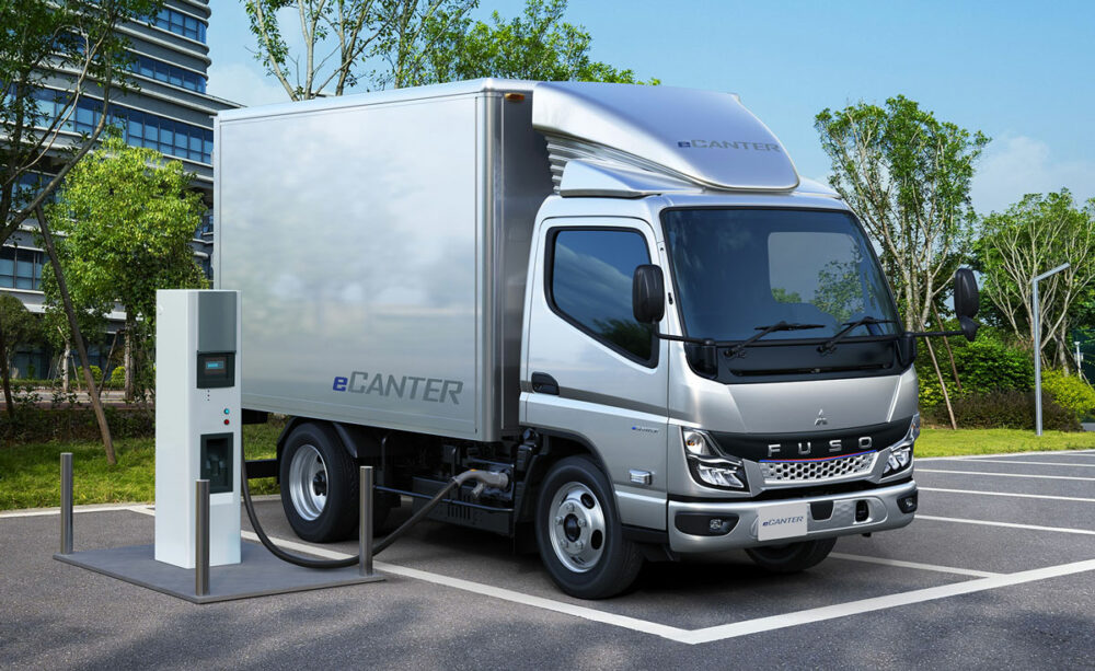 新デザインになり新機能を追加！ 三菱ふそう、EV小型トラック「eキャンター」を改良