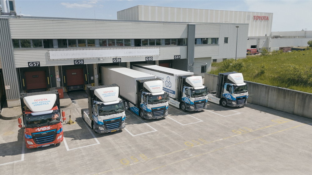 自社の燃料電池システムを自社物流に!?　トヨタがFCEVトラックを欧州の物流ルートに配備