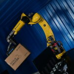 輸入コンテナの荷降ろしを自動化!　ニトリグループとXYZロボティクスが「デバンニングロボット」の実証実験