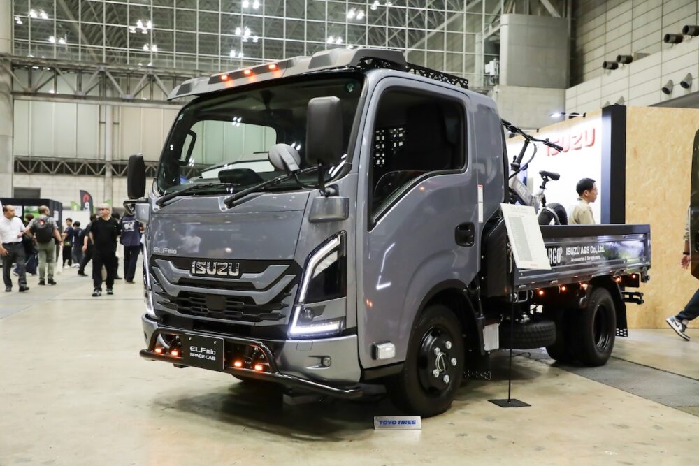 アウトドアテイストを取り入れながらスタイリッシュに仕上げたスペースキャブ特別仕様車