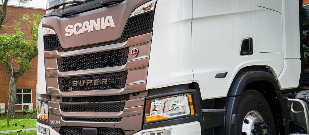 スカニア車のグリルは再生ペットボトル？　トラック製造で「循環型」の取り組みが広がる