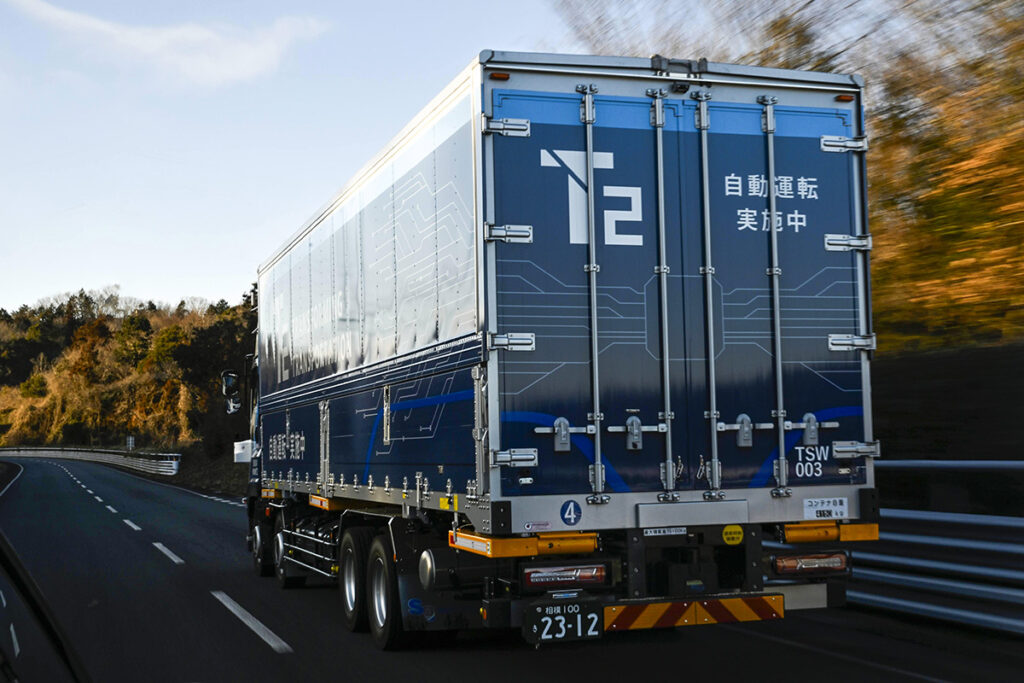 T2の自動運転トラックのリアビュー（写真：T2）