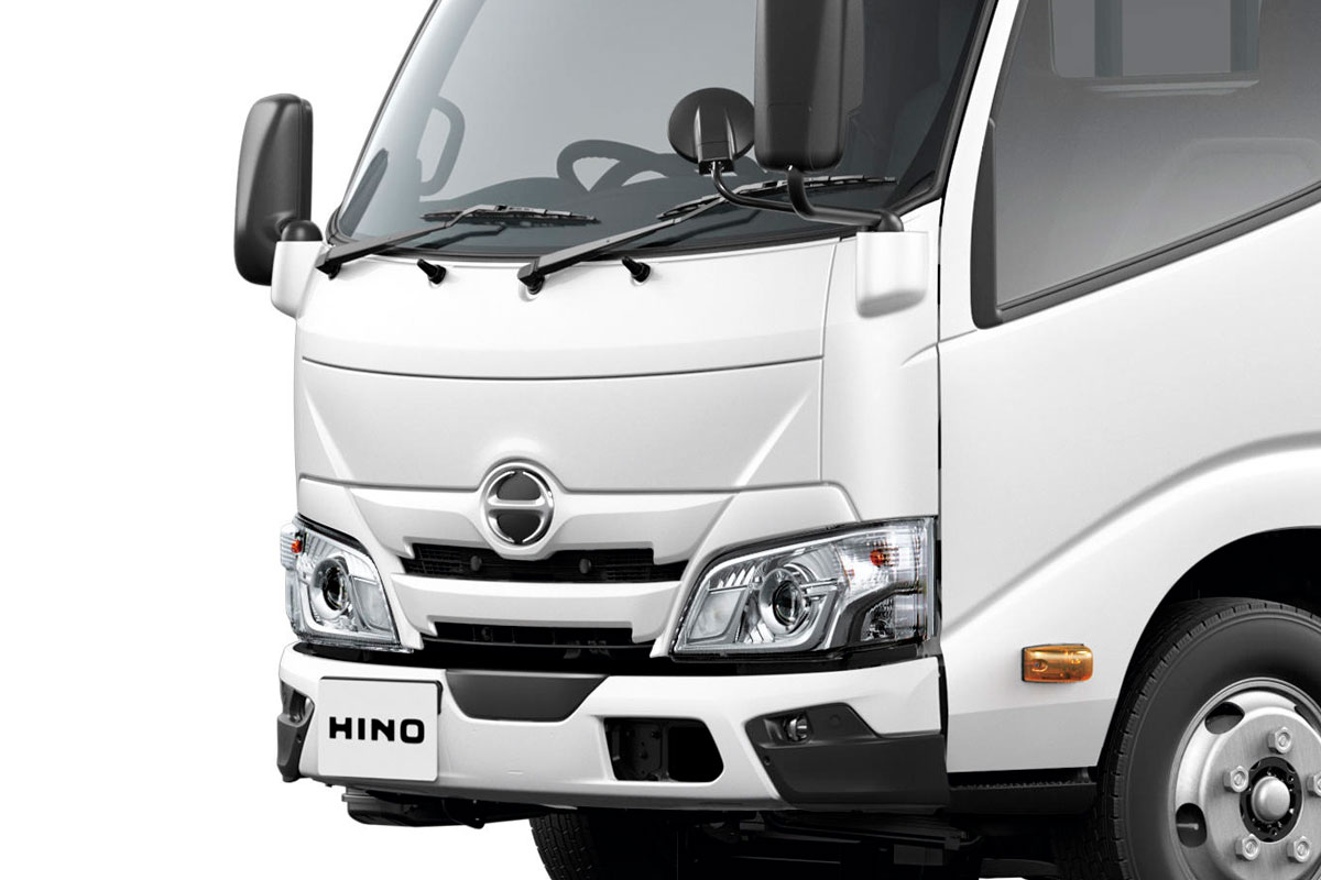 日野「デュトロ」2トン車級がさらに進化！ 先進安全機能が充実！ AT車 