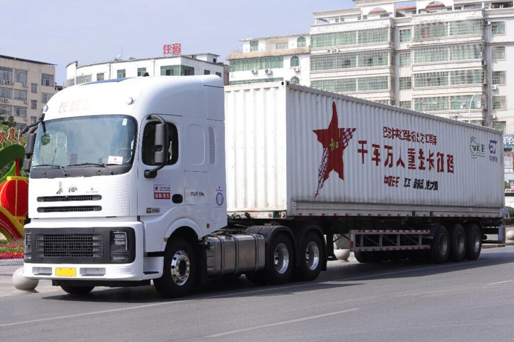 長城汽車の大型ハイブリッドトラック「長城G1050」
