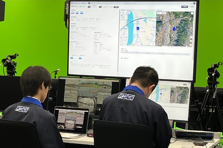 自動運転トラックに異常事態が発生したら!? KDDIなどが国内初の遠隔監視・異常検知・車両退避の実証に成功