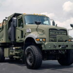 軍用ダンプを専用の生産ラインで？　マックが米陸軍向け大型ダンプで5年契約を獲得！