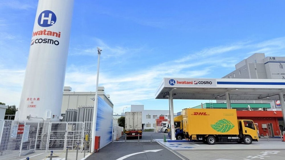 DHLが国内で水素トラックの実証走行を開始！　次世代エネルギーを活用した輸送革新を推進