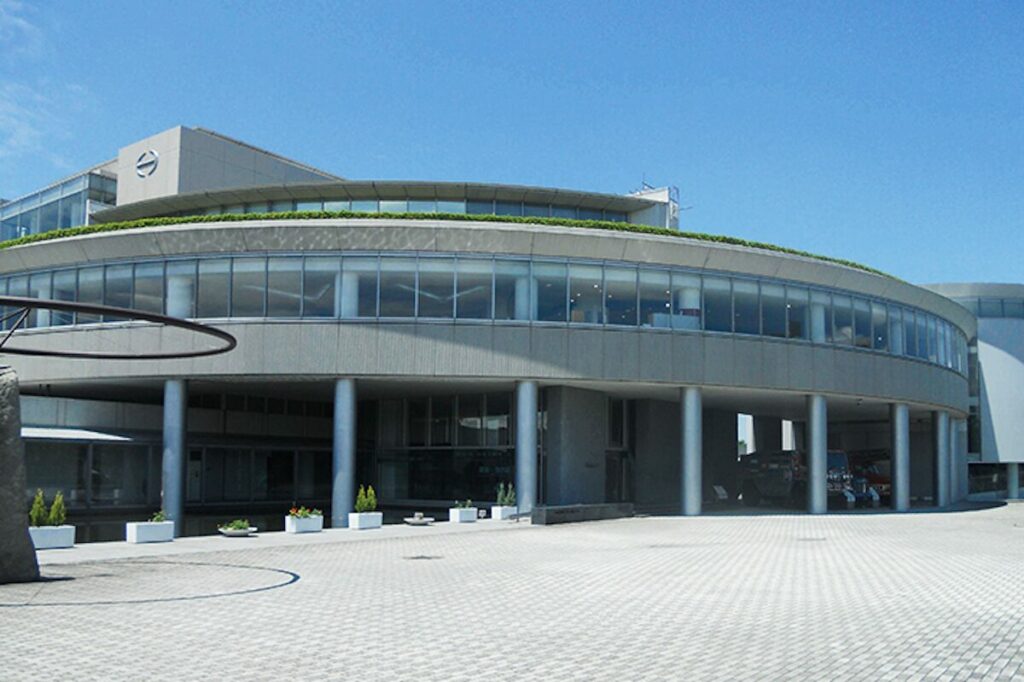 東京・八王子の「日野自動車21世紀センター」。養成施設は21世紀センター内に開設される