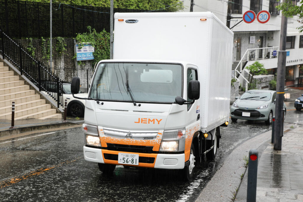 コンバージョンEVトラックに公道試乗!!　ヤマトモビリティのJEMYはベース車とEVのいいとこ取り!?