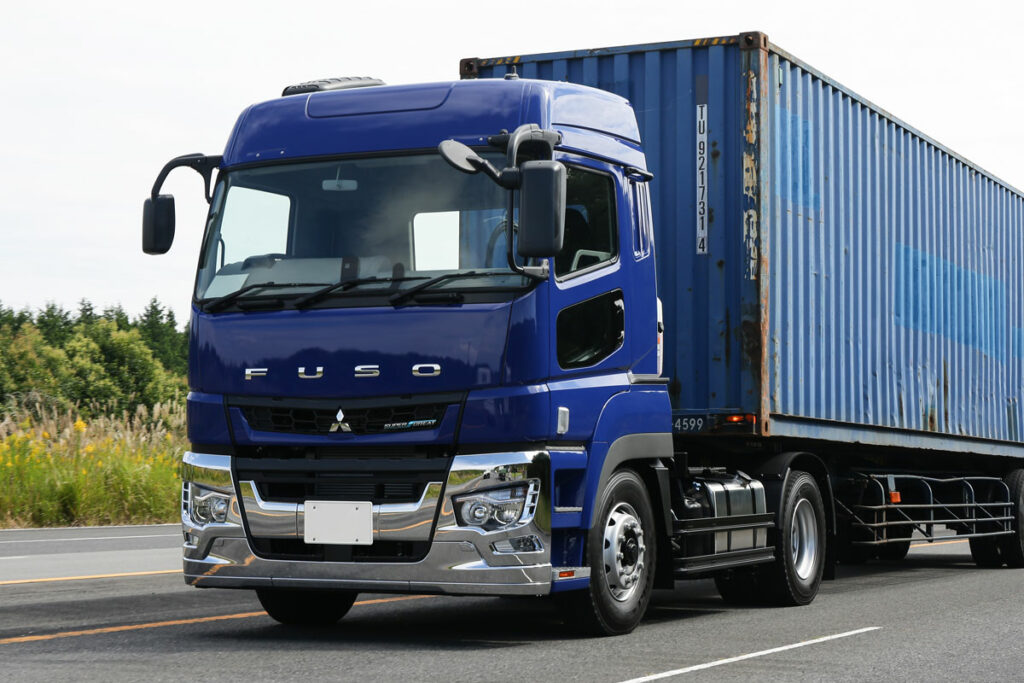 新型ヘッドのスゴい進化にビックリ!! 【海コン運ちゃんの歴代トラクタ乗務変遷記】