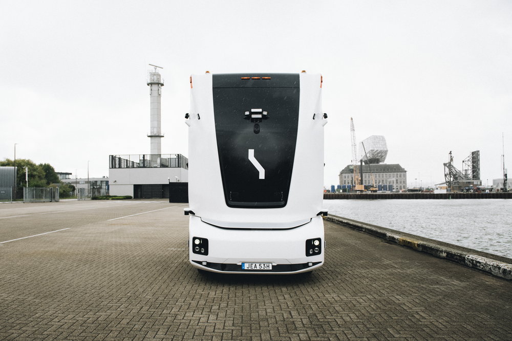 「無人運転専用の大型トラック」がベルギーの公道に!!　アントワープ港で史上初の実証運行