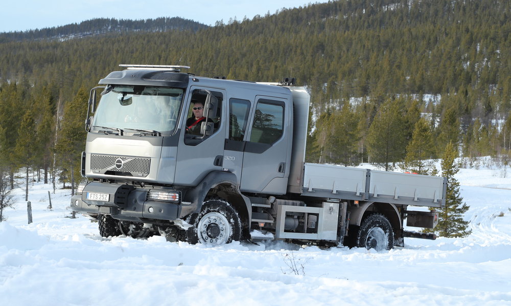 ボルボが中型トラック「FL」に4x4全輪駆動モデルを追加！　コンパクトなオフロード車に確かな需要？