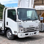 カーボンニュートラル車はEVやFCVだけではない！ いすゞエルフが未利用バイオ資源燃料で走行実証!!
