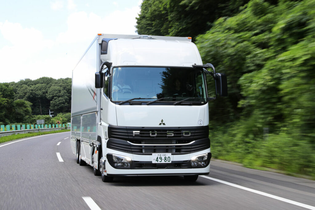 加速する自動運転トラックの実用化に向けた動き　来年1月からはヤマト運輸、三菱ふそう、ティアフォーによる「自動運転セミトレーラ」の共同実証もはじまるぞ！