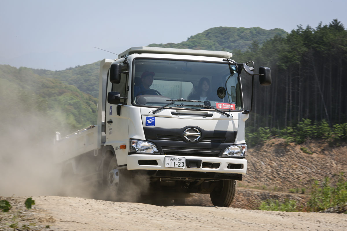 2026年スタートの新・AT限定免許で注目!! トラック・バス用オートマの