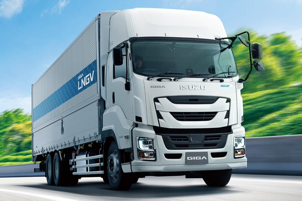 天然ガスで走る国産唯一の大型トラック! いすゞギガCNG/LNGにドライバー異常時対応システム新設