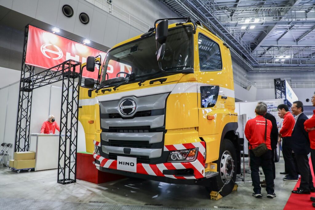 アリソンATを新たに標準設定した「日野プロフィアFS」ベースの除雪車シャシー