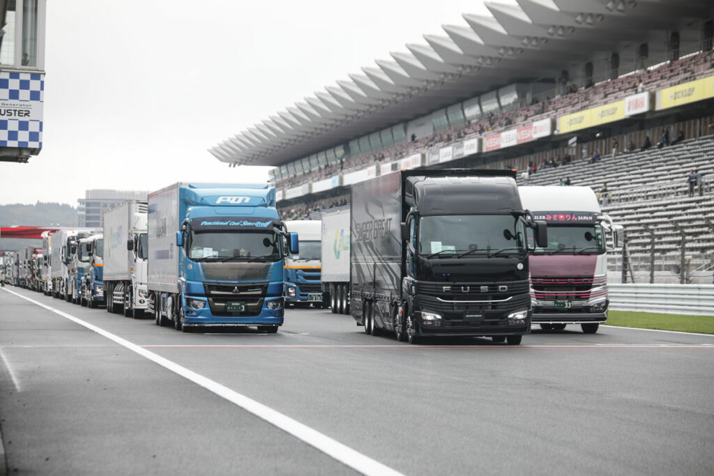 屋外で花開くトラックの祭典! ジャパントラックショーin富士スピードウェイ開催