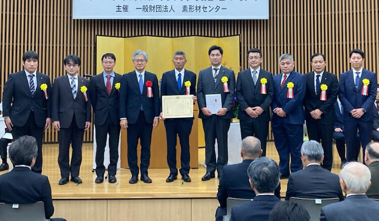 自動車用アルミ溶解炉のエネルギー消費が半分に!?　いすゞなどが開発した生産技術に「経済産業省製造産業局長賞」！