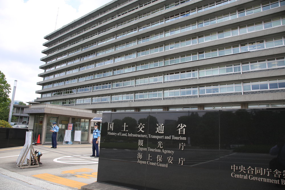 働き方改革・外国人ドライバー・軽油カルテル…… Azoopが「2025年物流業界10大ニュース」を発表!