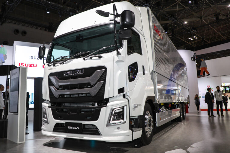 住友ゴムの独自技術「センシングコア」が国内OEMで初採用！　いすゞギガに標準装備された『車輪脱落予兆検知システム』とは？