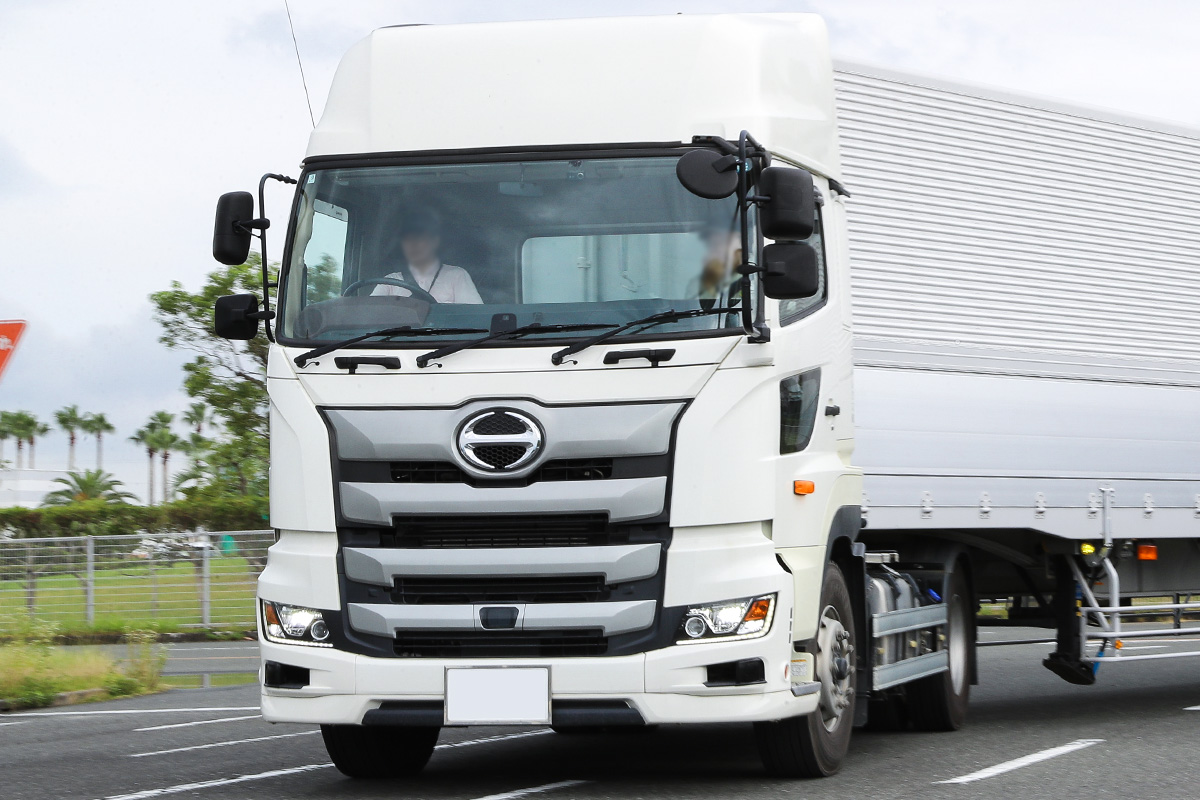 このモデルは誰でも買えないそうです 限定モデルPROFIA トラックモデル