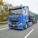 鉄道とBEVトラックは理想的な組み合わせ!?　MANが「モーダルコンビネーション」で新車輸送を脱炭素化！