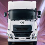 車輪脱落予兆検知システムを搭載!! 今春デビューのUDトラックス「クオン7MT仕様車」が25.0型に進化！