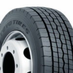 肩落ち摩耗を61%低減！　トーヨータイヤから長距離輸送を担う4軸低床シャシー向けのオールウェザータイヤが新登場！