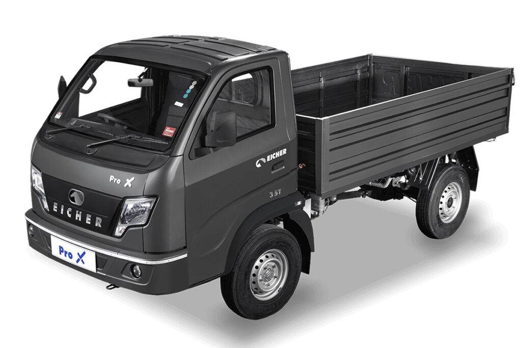 アイシャー プロXディーゼル(ホイールベース2610mm・一方開平ボディ・ヘヴィデューティ仕様)。アイシャー共通の『ペガサスグリル』にはヘッドライトも採り入れられている。ペガサスグリルは、ボルボ傘下時代に技術支援を行なったUDトラックスの原案といわれる