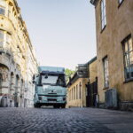 ボルボが最も小さいBEVトラックをローンチ！　「ボルボFLエレクトリック」に車両総重量14トンの新バージョン