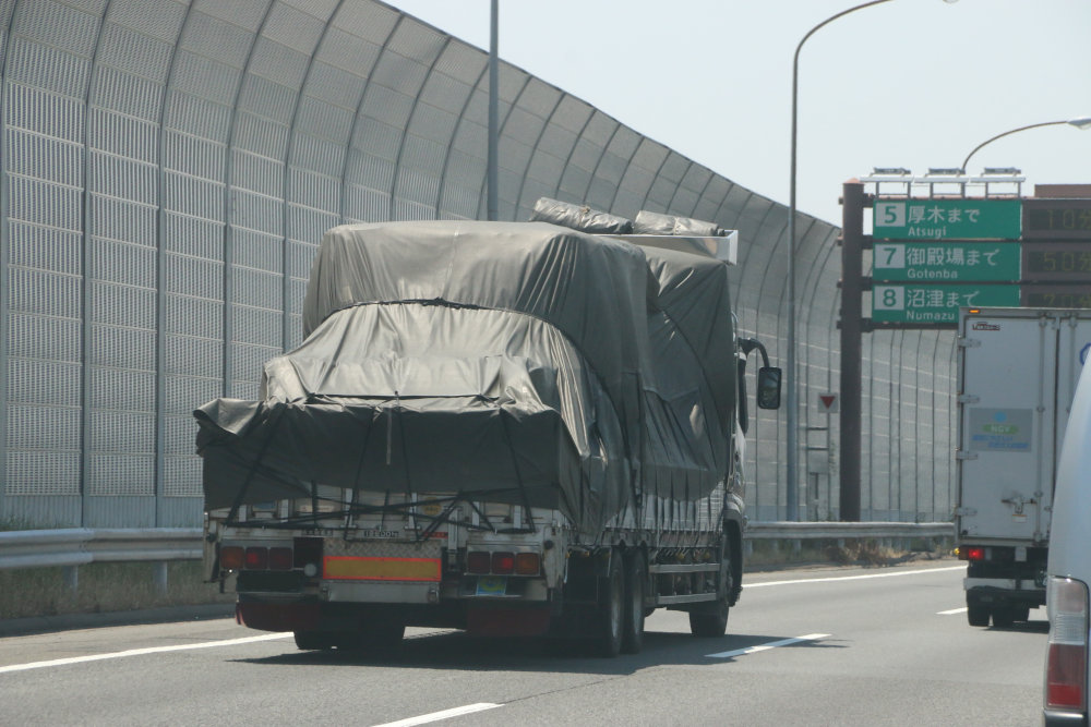 「外国人ドライバー」の認知度は96％でも大半は採用に消極的!?　Azoopが特定技能制度の実態調査