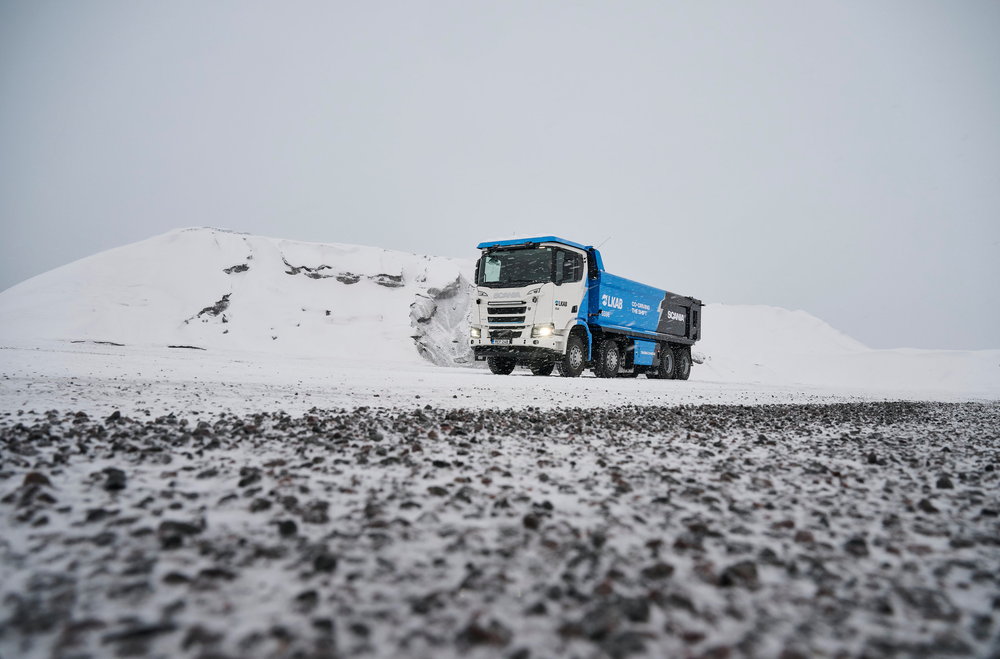 スカニアが前2軸8x4駆動の電動ダンプを開発！　北欧神話の8本脚の神獣の名を冠する「スレイプナー」誕生!!