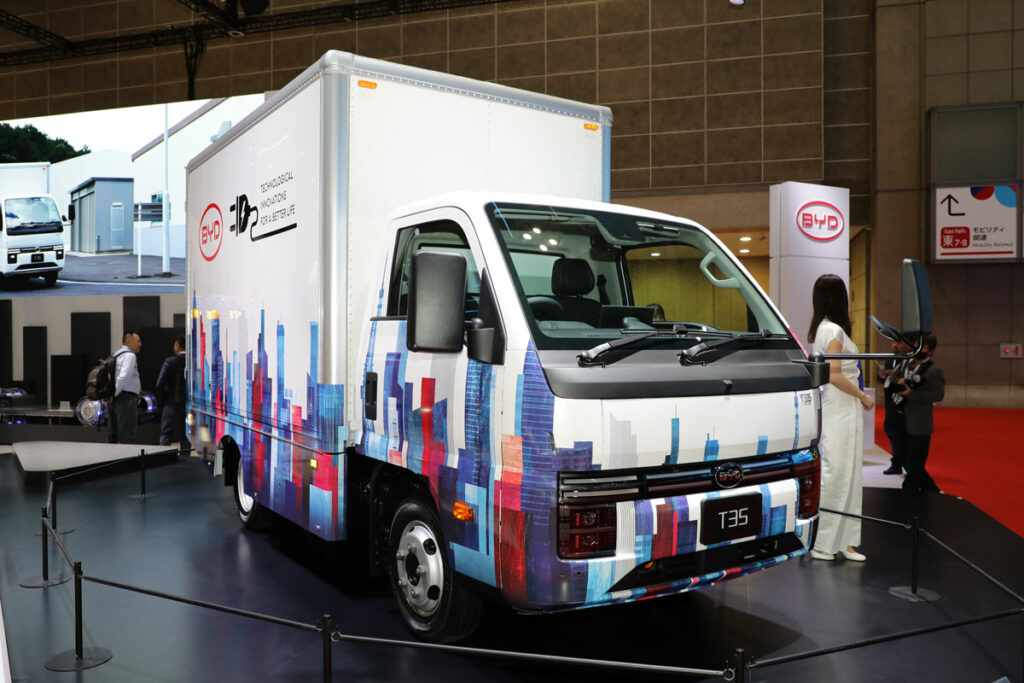 BYDジャパンがジャパンモビリティショー2025で世界初公開したT35
