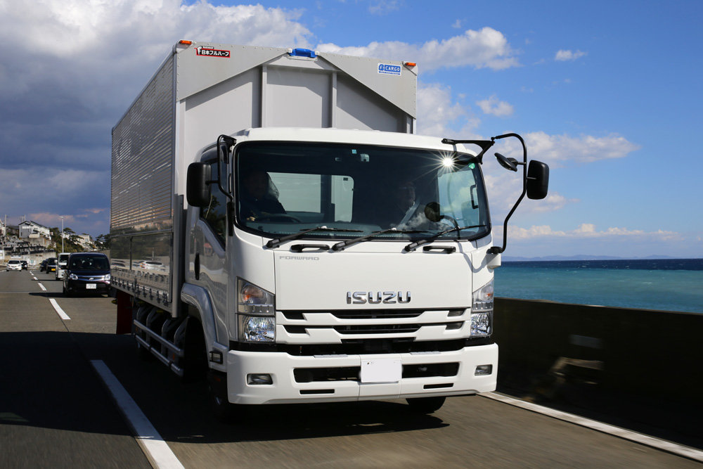 自分のクルマがやっぱり一番落ち着く!! 配送車ドライバーが語るトラックの乗り回し事情