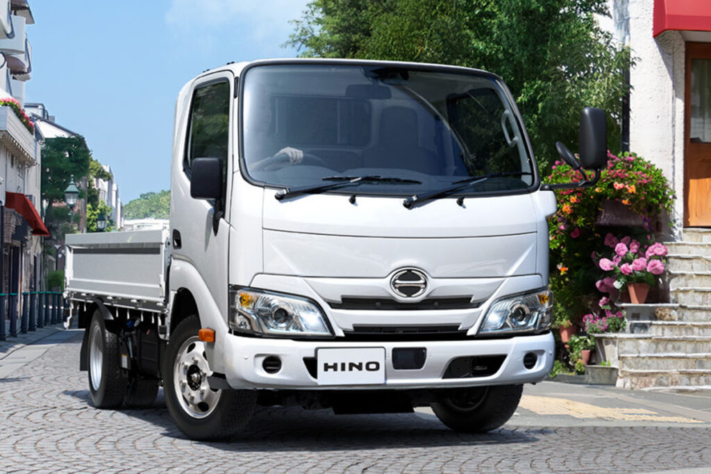 日野 デュトロ1.5t Y200M系 1.6トン積全低床 木製荷台 ディーゼル2WD 6段AT車